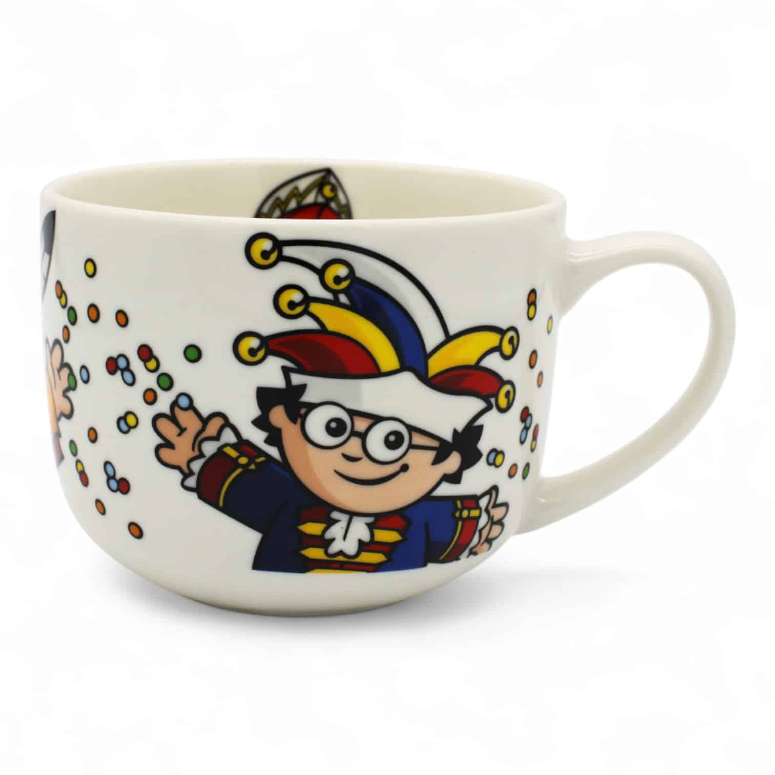 Mainzelmännchen-Jumbotasse in weiß. Motiv: Verkleidete Mainzelmännchen und Konfetti